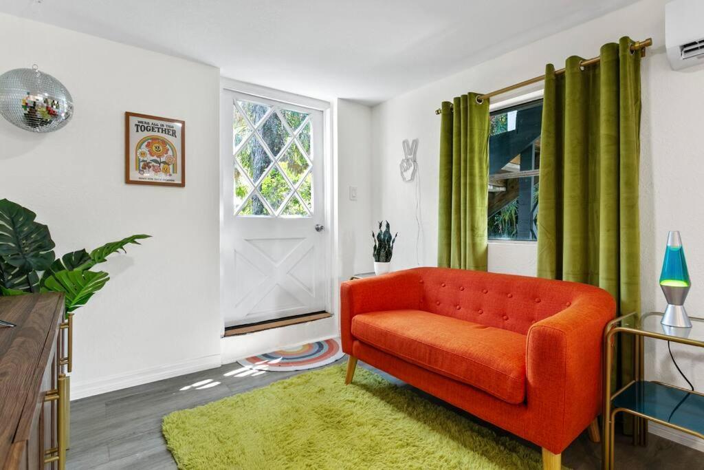 That 70'S Themed Apt Close To Coffee, Food + Shops Tampa Kültér fotó