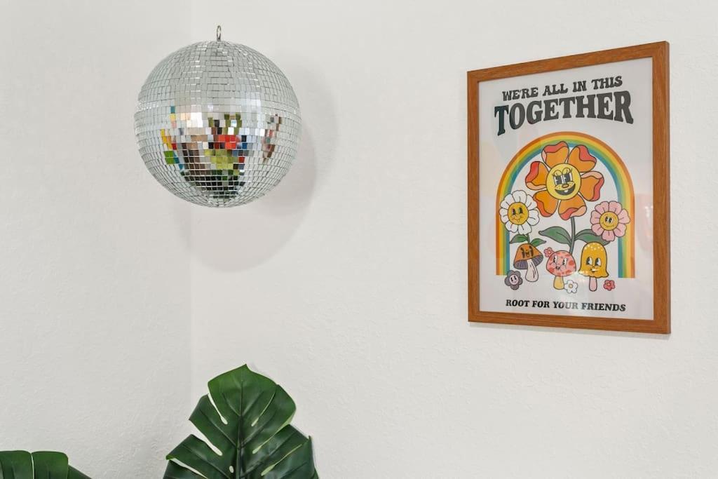 That 70'S Themed Apt Close To Coffee, Food + Shops Tampa Kültér fotó
